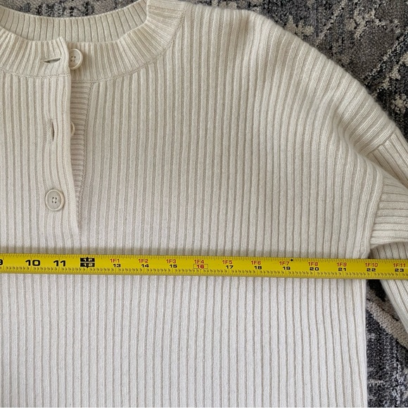 Club Monaco Cashmere Wool Sweater - Picture 3 of 6